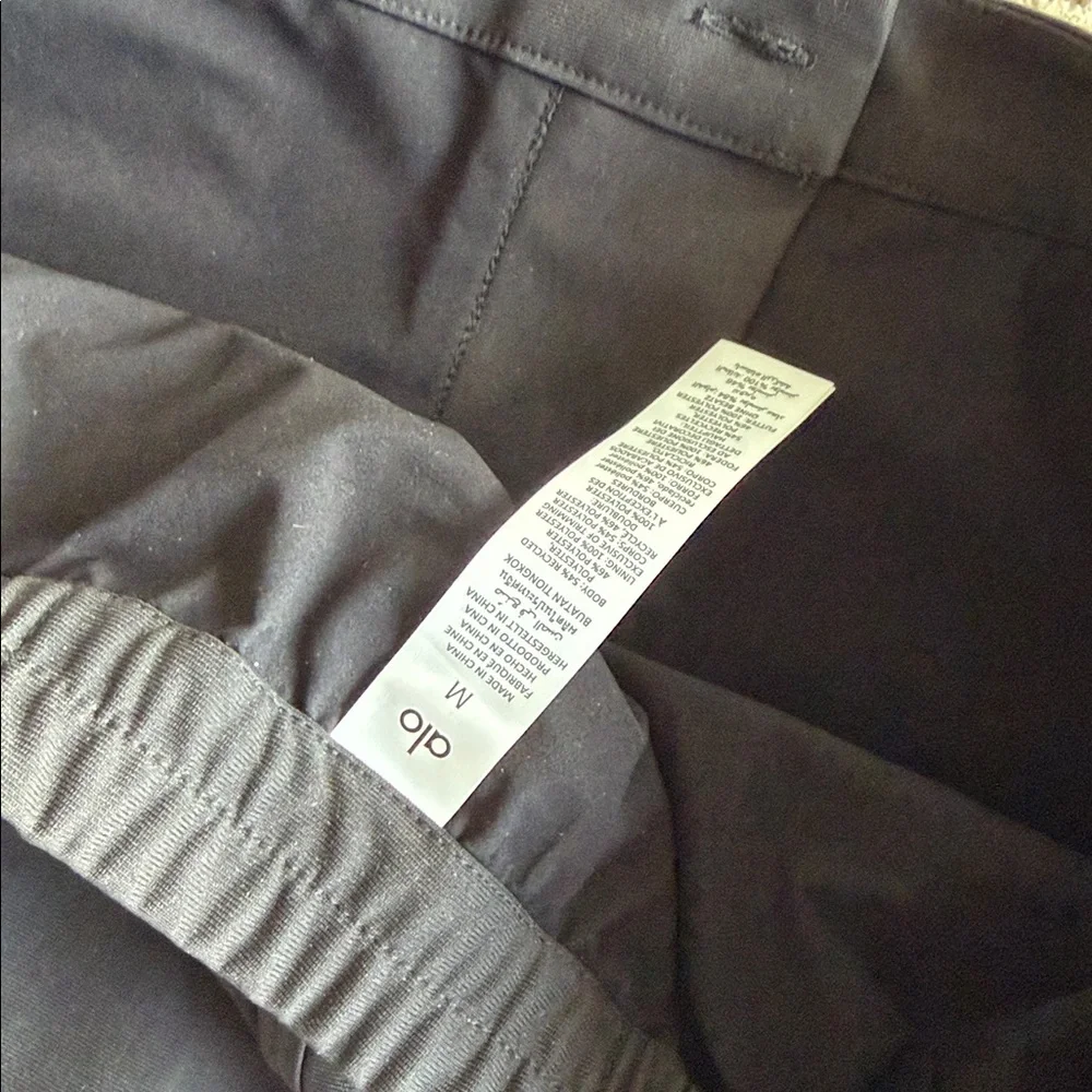 Black alo yoga skirt